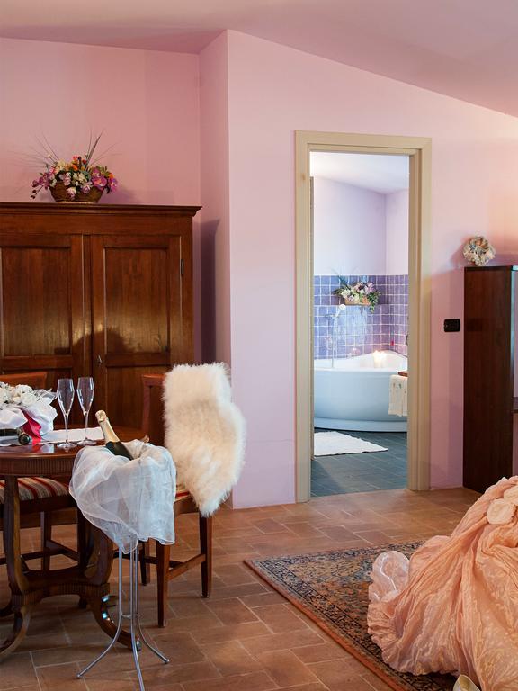 Antica Grancia Benedettina Villa โคลอร์โน ห้อง รูปภาพ